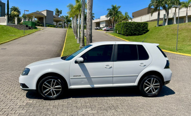VW - VolksWagen Golf Sportline 2.0 Mi Total F. 8V Tip. 2014 Flex-0