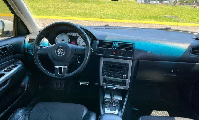 VW - VolksWagen Golf Sportline 2.0 Mi Total F. 8V Tip. 2014 Flex-7
