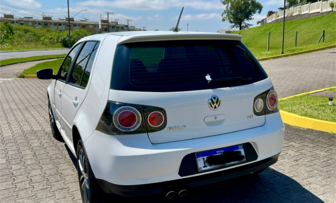 VW - VolksWagen Golf Sportline 2.0 Mi Total F. 8V Tip. 2014 Flex-2