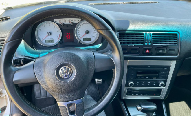 VW - VolksWagen Golf Sportline 2.0 Mi Total F. 8V Tip. 2014 Flex-9