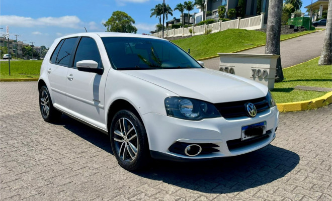 VW - VolksWagen Golf Sportline 2.0 Mi Total F. 8V Tip. 2014 Flex-5