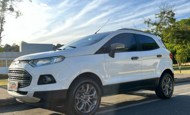 Ford EcoSport FREESTYLE 1.6 16V Flex 5p 2014 Flex