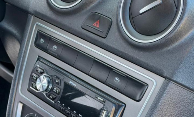 VW - VolksWagen Gol (novo) 1.0 Mi Total Flex 8V 4p 2014 Flex-17