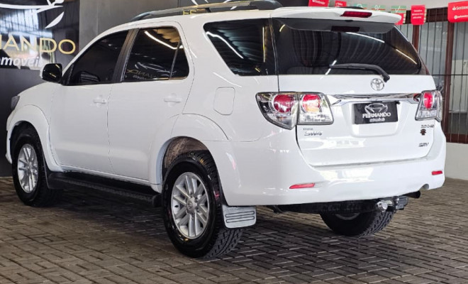 Toyota Hilux SW4 SRV D4-D 4x4 3.0 TDI Dies. Aut 2013 Diesel-5