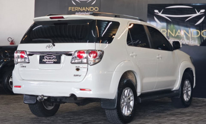 Toyota Hilux SW4 SRV D4-D 4x4 3.0 TDI Dies. Aut 2013 Diesel-0