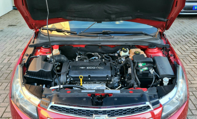 Chevrolet Cruze HB Sport LT 1.8 Aut 2013-5