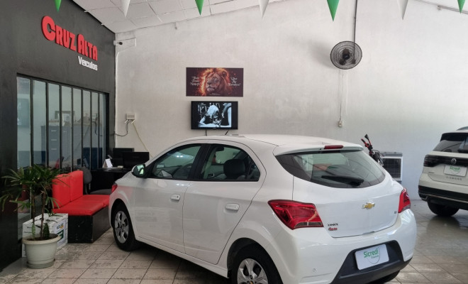 GM - Chevrolet ONIX HATCH LT 1.0 8V FlexPower 5p Mec. 2019 Flex-2