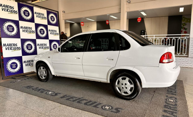 GM - Chevrolet Classic Life/LS 1.0 VHC FlexP. 4p 2011 Flex-1