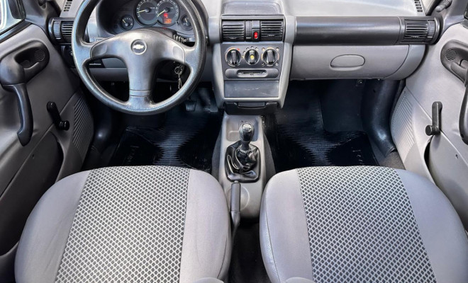 GM - Chevrolet Classic Life/LS 1.0 VHC FlexP. 4p 2011 Flex-6