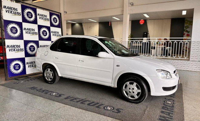 GM - Chevrolet Classic Life/LS 1.0 VHC FlexP. 4p 2011 Flex-0