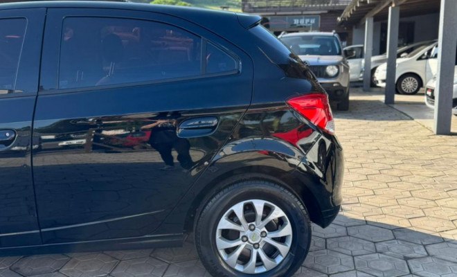 GM - Chevrolet ONIX HATCH LS 1.0 8V FlexPower 5p Mec. 2016 Flex-2