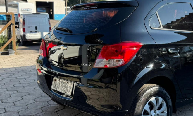 GM - Chevrolet ONIX HATCH LS 1.0 8V FlexPower 5p Mec. 2016 Flex-3