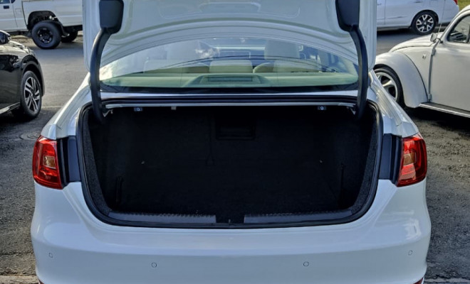 VW - VolksWagen JETTA Highline 2.0 TSI 16V 4p Tiptronic 2013 Gasolina-4