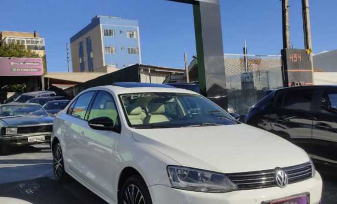 VW - VolksWagen JETTA Highline 2.0 TSI 16V 4p Tiptronic 2013 Gasolina-0