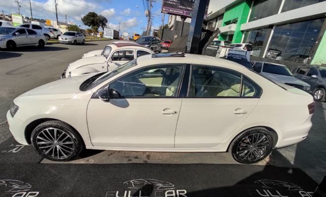 VW - VolksWagen JETTA Highline 2.0 TSI 16V 4p Tiptronic 2013 Gasolina-11