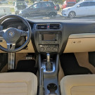 VW - VolksWagen JETTA Highline 2.0 TSI 16V 4p Tiptronic 2013 Gasolina-5