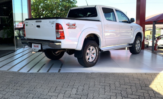 Toyota Hilux CD SRV D4-D 4x4 3.0 TDI Diesel Aut 2014 Diesel-2