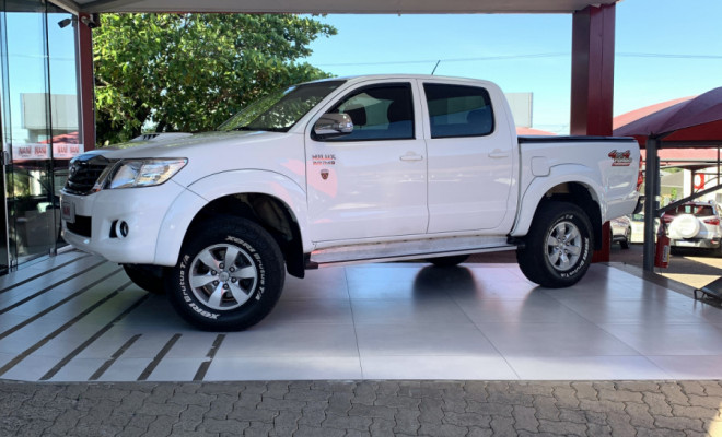 Toyota Hilux CD SRV D4-D 4x4 3.0 TDI Diesel Aut 2014 Diesel