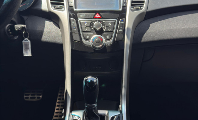 i30 1.8 AUTOMÁTICO 2015 - O hatch médio com design, tecnologia e performance que se destacam!-13