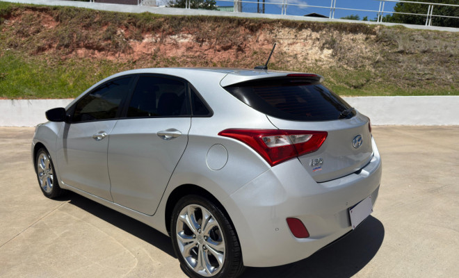 i30 1.8 AUTOMÁTICO 2015 - O hatch médio com design, tecnologia e performance que se destacam!-17