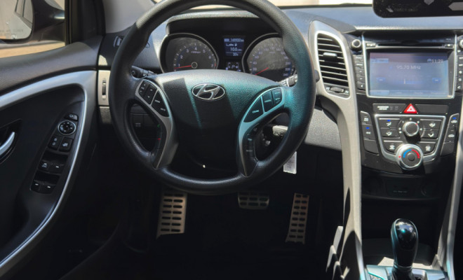 i30 1.8 AUTOMÁTICO 2015 - O hatch médio com design, tecnologia e performance que se destacam!-14