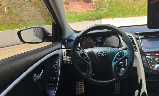 i30 1.8 AUTOMÁTICO 2015 - O hatch médio com design, tecnologia e performance que se destacam!-11