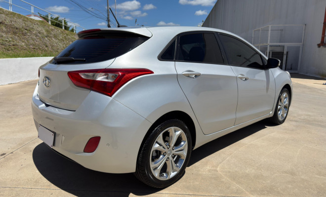 i30 1.8 AUTOMÁTICO 2015 - O hatch médio com design, tecnologia e performance que se destacam!-2