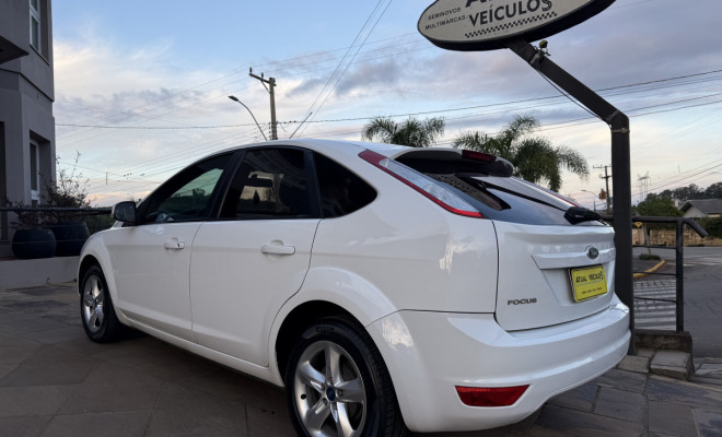 Ford Focus 1.6 GL 16V  5p 2012 Flex-2