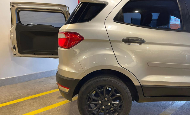 Ford EcoSport FREESTYLE 2.0 16V Flex Aut. 2015-4