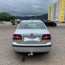 VW - VolksWagen Polo Sedan 1.6 Mi 101cv 8V 4p 2003 Flex-4