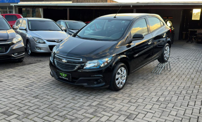 GM - Chevrolet ONIX HATCH LT 1.4 8V FlexPower 5p Mec. 2014 Flex-11