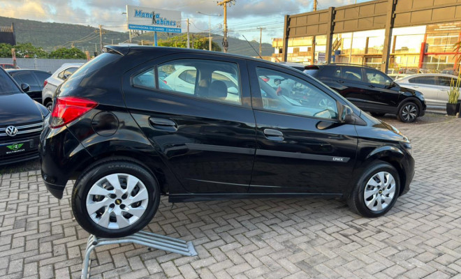 GM - Chevrolet ONIX HATCH LT 1.4 8V FlexPower 5p Mec. 2014 Flex-12