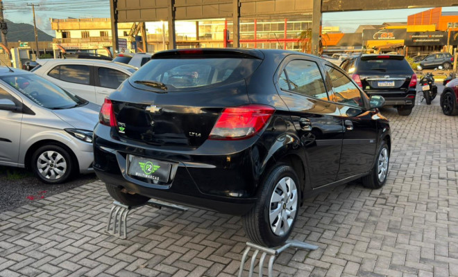 GM - Chevrolet ONIX HATCH LT 1.4 8V FlexPower 5p Mec. 2014 Flex-1
