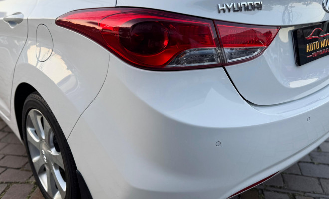 Hyundai Elantra GLS 1.8 16V Aut. 2013 Gasolina-4