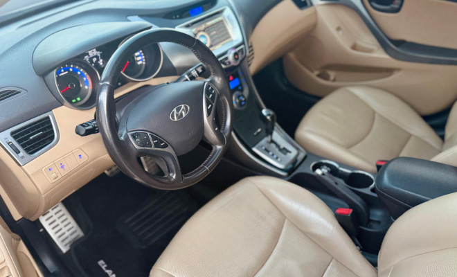 Hyundai Elantra GLS 1.8 16V Aut. 2013 Gasolina-15