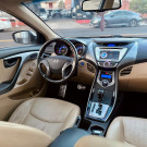 Hyundai Elantra GLS 1.8 16V Aut. 2013 Gasolina-14