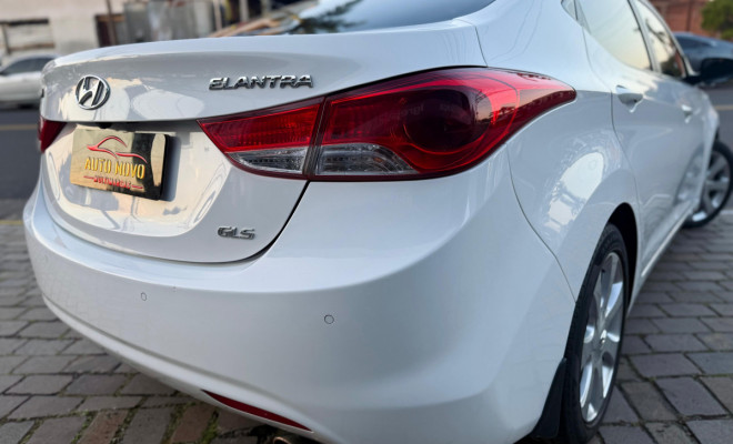 Hyundai Elantra GLS 1.8 16V Aut. 2013 Gasolina-3
