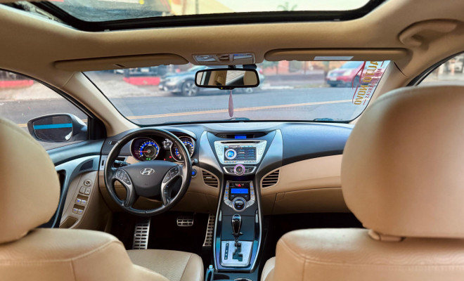 Hyundai Elantra GLS 1.8 16V Aut. 2013 Gasolina-12