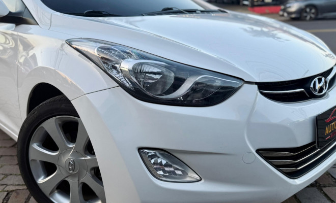 Hyundai Elantra GLS 1.8 16V Aut. 2013 Gasolina-7