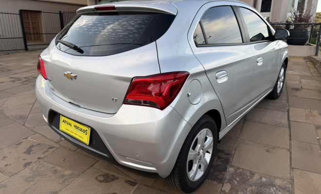 GM - Chevrolet ONIX HATCH LT 1.4 8V FlexPower 5p Mec. 2019 Flex-2