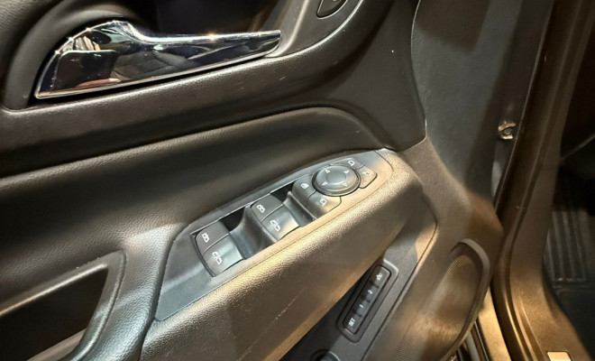 GM - Chevrolet EQUINOX Premier 2.0 Turbo AWD 262cv Aut. 2019 Gasolina-14