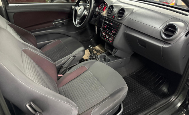 VW - VolksWagen Saveiro Highline 1.6 T. Flex 8V CD 2016 Flex-4