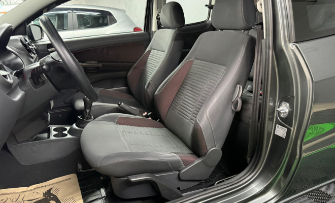 VW - VolksWagen Saveiro Highline 1.6 T. Flex 8V CD 2016 Flex-7