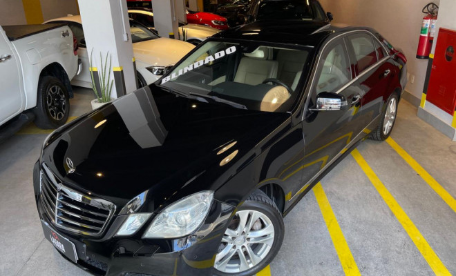 Mercedes-Benz E-500 Avangarde Executive 5.5 V8 388cv 2010 Gasolina-5