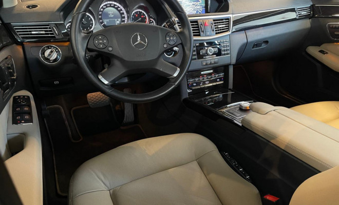 Mercedes-Benz E-500 Avangarde Executive 5.5 V8 388cv 2010 Gasolina-9