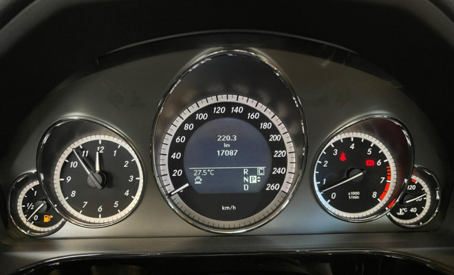 Mercedes-Benz E-500 Avangarde Executive 5.5 V8 388cv 2010 Gasolina-13