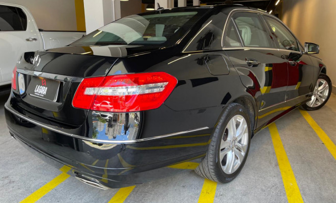Mercedes-Benz E-500 Avangarde Executive 5.5 V8 388cv 2010 Gasolina-0