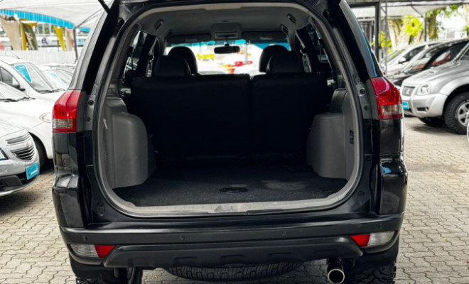 Mitsubishi Pajero HD-S 3.2 4x4 T.I. Diesel 5p Mec. 2018 Diesel-10