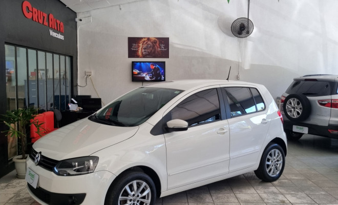VW - VolksWagen Fox 1.0 Mi Total Flex 8V 5p 2014 Flex