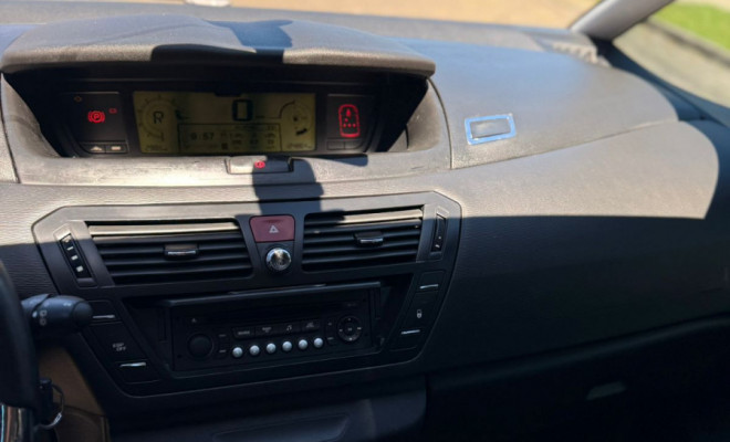Citroën Grand C4 Picasso 2.0 16V 143cv Aut 2010 Gasolina-11